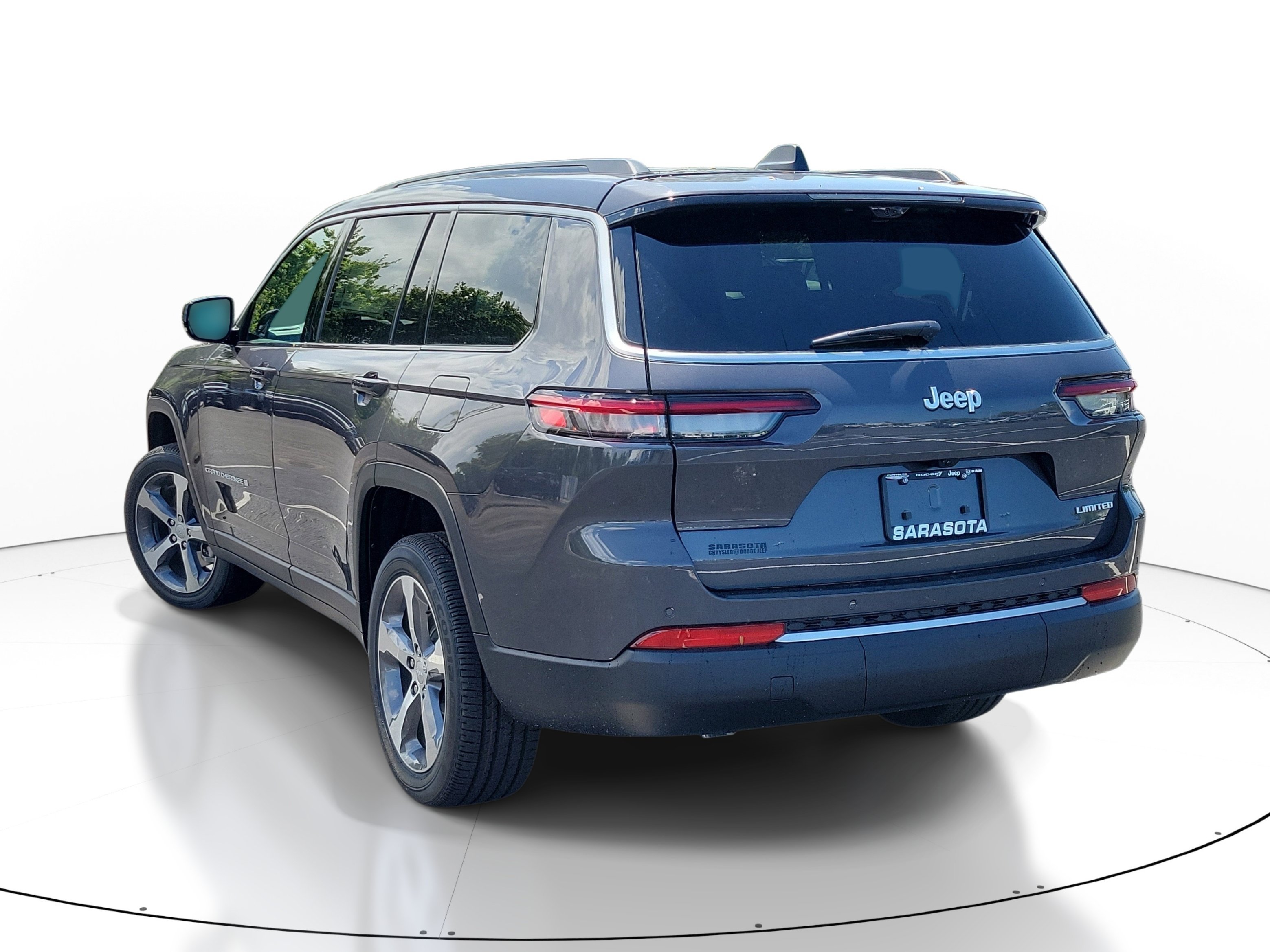 New 2026 Baltic Gray Metallic Clear-Coat Exterior Paint Jeep Limited image 4