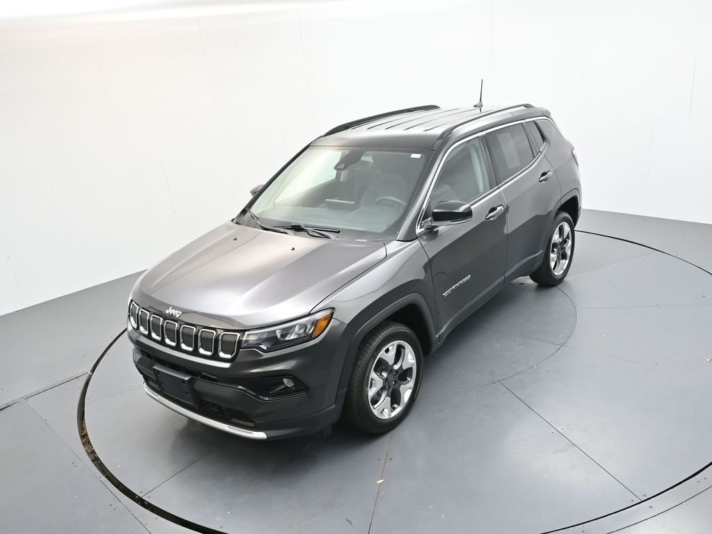 Used 2022 Crystal Metallic Jeep Limited image 21