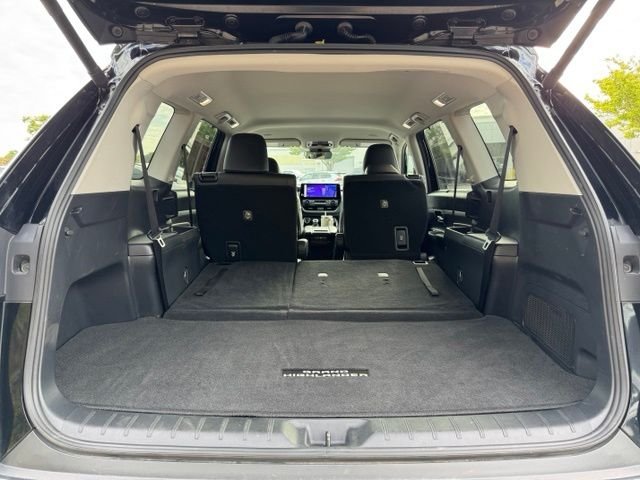 Used 2024  Toyota XLE image 41