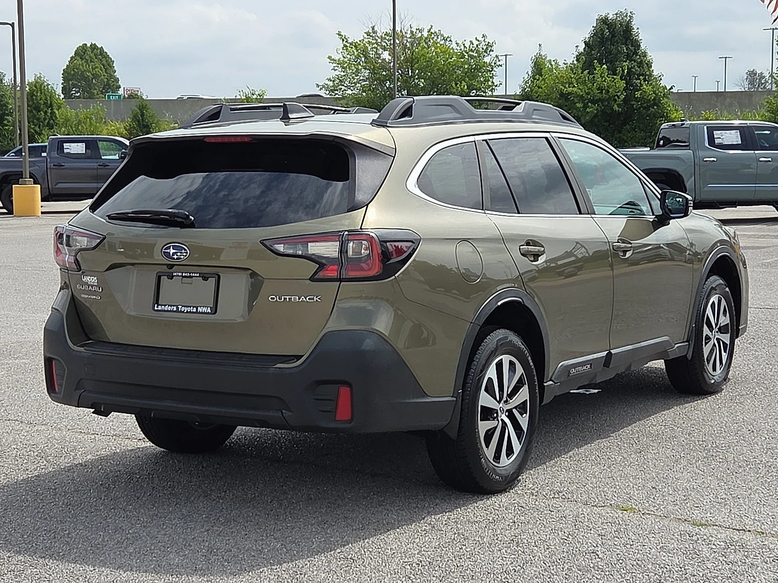 Used 2020 Autumn Green Metallic Subaru Premium image 5
