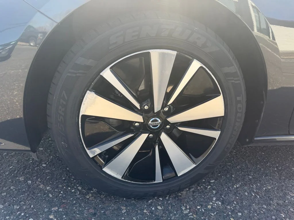 Used 2020 Blue Nissan 2.5 SL image 24