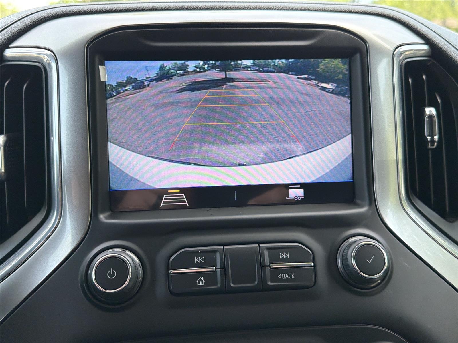 Used 2020 Iridescent Pearl Tricoat Chevrolet LT image 4