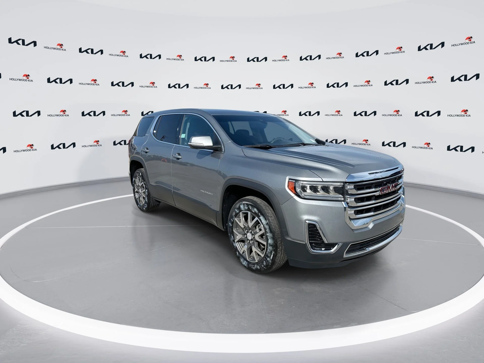 Used 2023 Sterling Metallic GMC SLE image 2