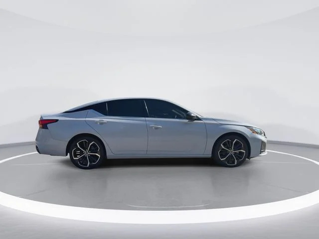 Used 2024 Gray Nissan 2.5 SR image 9