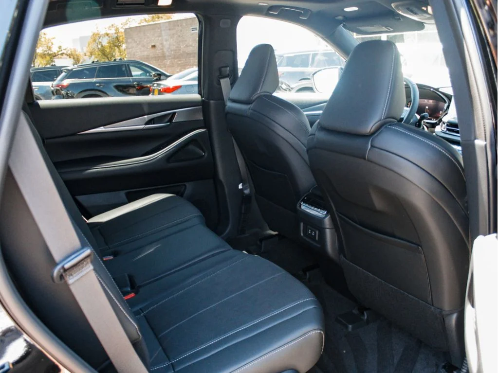 New 2027 BLACK OBSIDIAN INFINITI Luxe AWD image 31