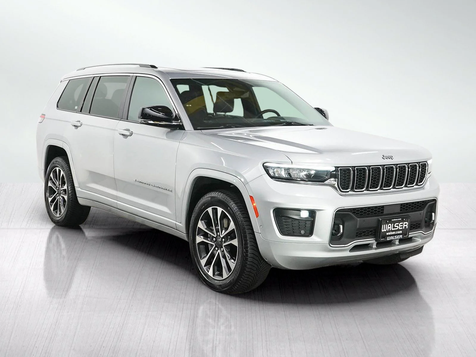 Used 2021 Silver Zynith Jeep Overland image 9