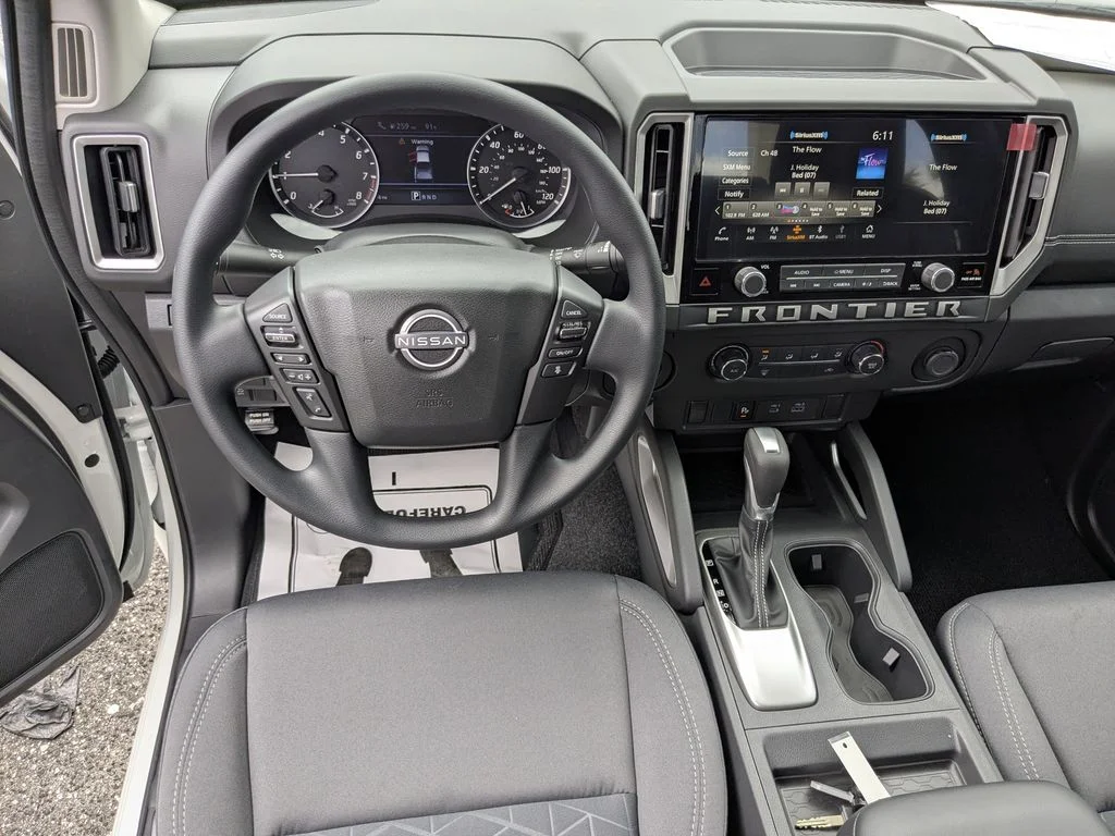 2025 Nissan Frontier SV - Photo 16