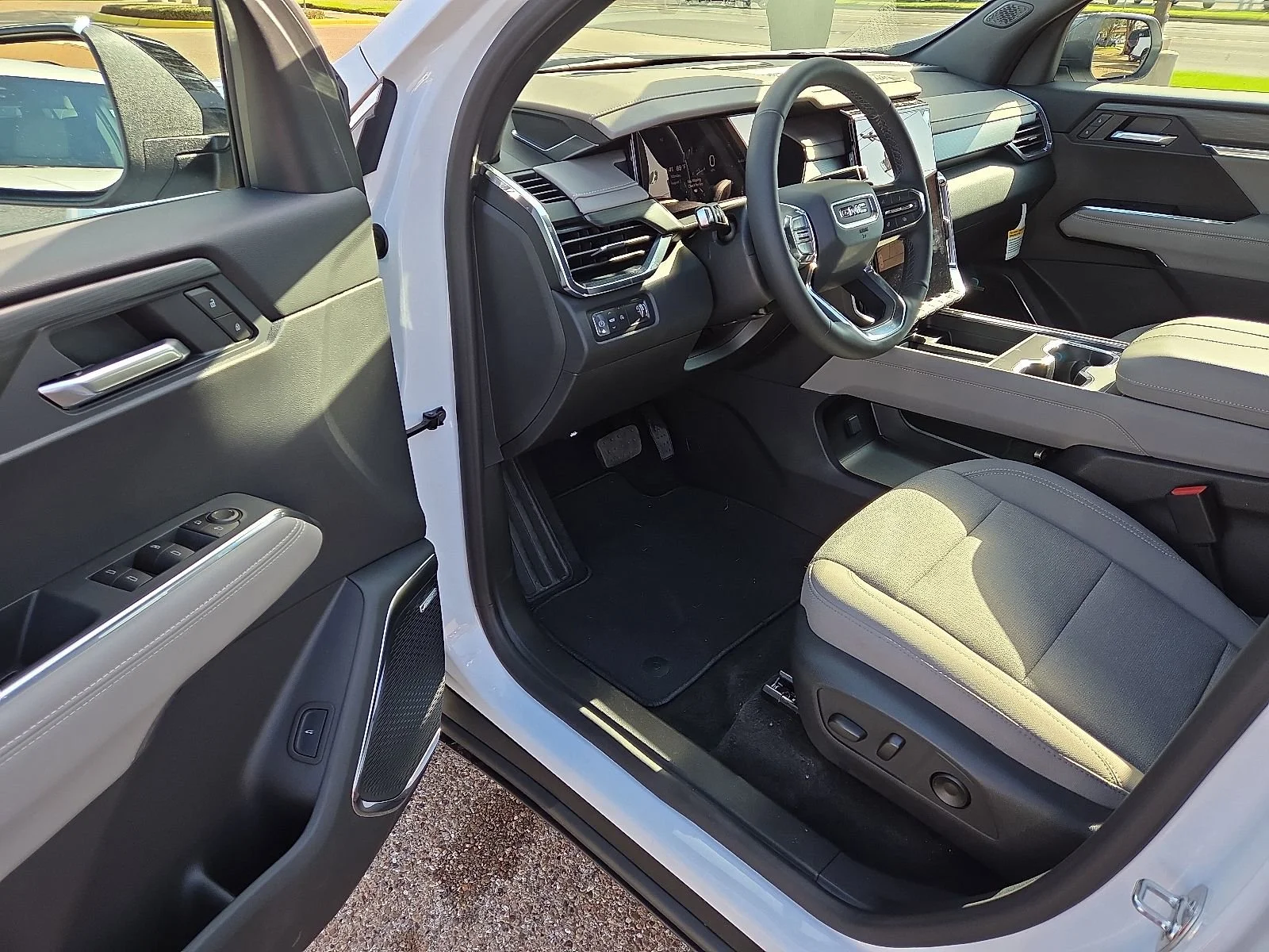 2026 GMC Acadia Elevation - Photo 9