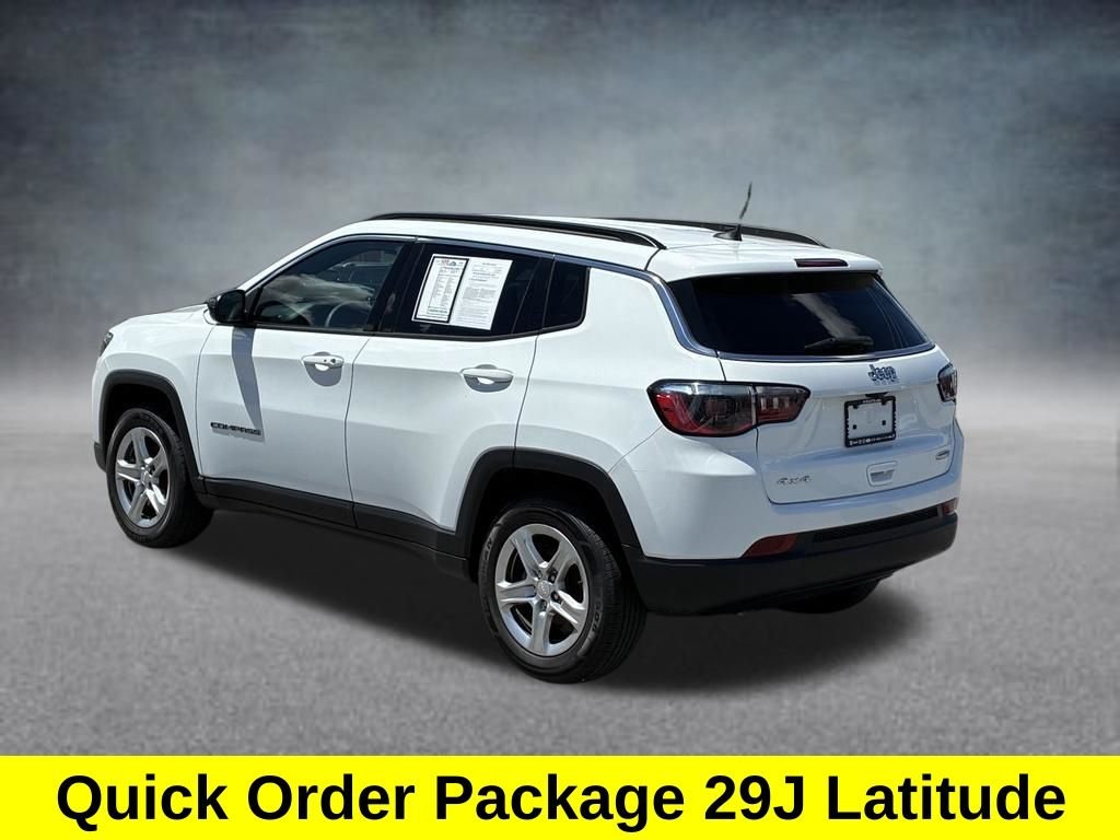 Used 2024 White Jeep Latitude image 3