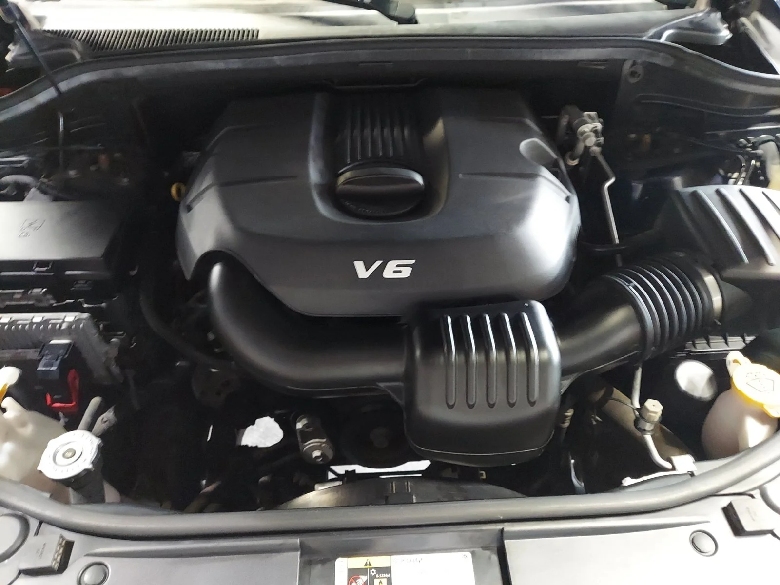 Used 2015 True Blue Pearlcoat Jeep Overland image 31