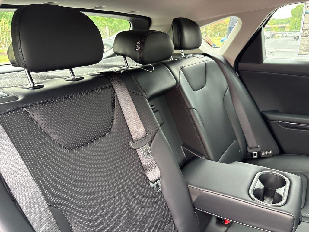New 2026 Snow White Pearl Kia EX image 29