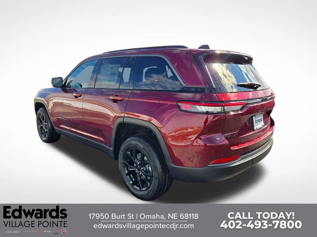 New 2026 Velvet Red Pearl-Coat Exterior Paint Jeep Laredo Altitude image 5