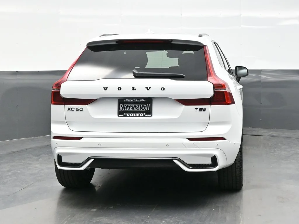 New 2026 Crystal White Volvo T8 Ultra Black Edition image 6