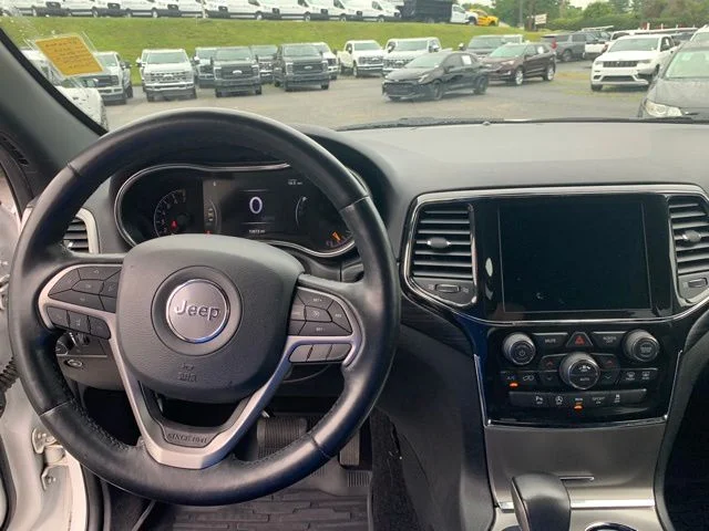Used 2022 White Jeep Laredo X image 25