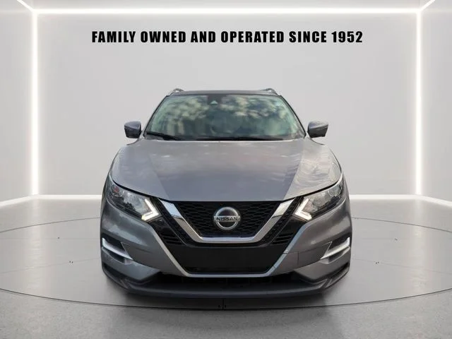 Used 2020 Gray Nissan SL image 7