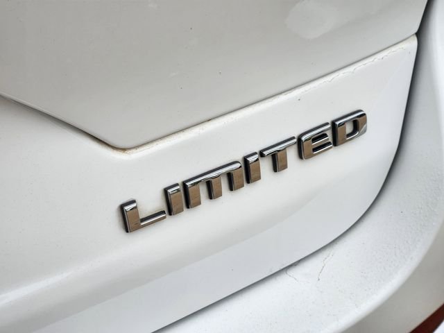 Used 2023 White/off-white Jeep Limited image 12