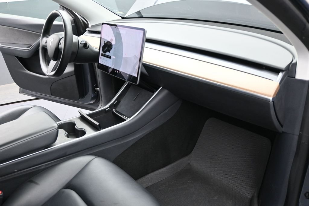 Used 2020  Tesla Performance image 20