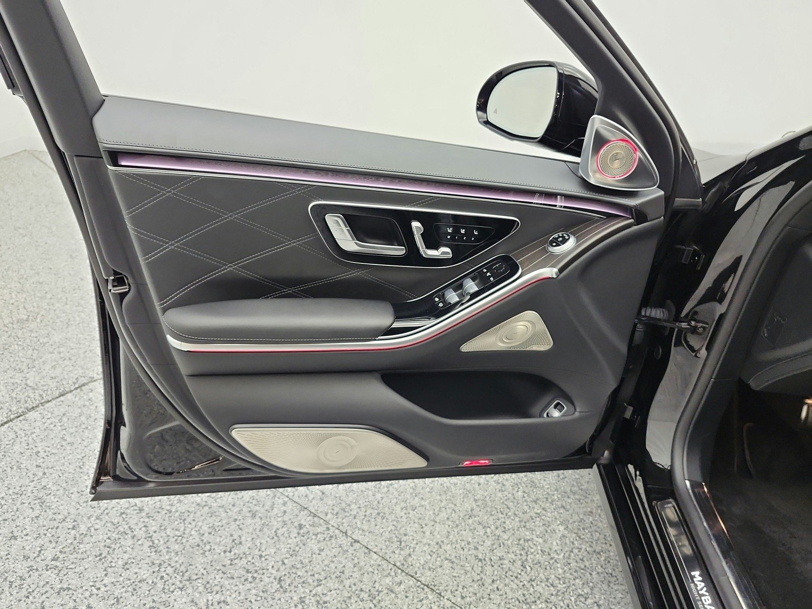 Certified Used 2024 Obsidian Black Metallic Mercedes-Benz Maybach S 580 4MATIC® Sedan image 15