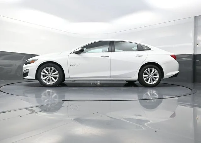 Used 2024 White Chevrolet LT image 35