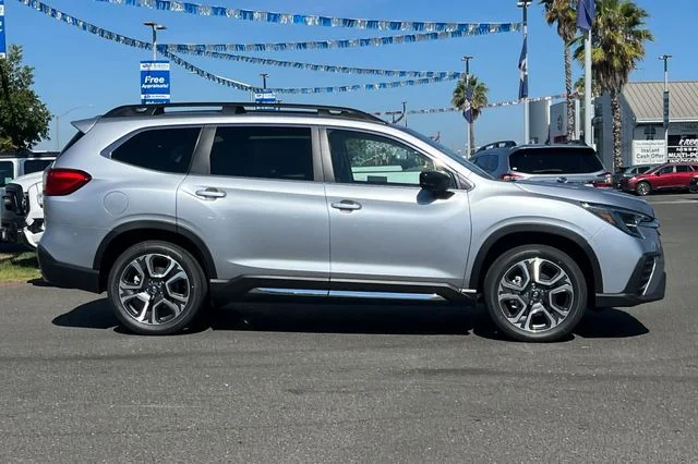 New 2026 ICE SILVER METALLIC Subaru Limited 7-Passenger image 3