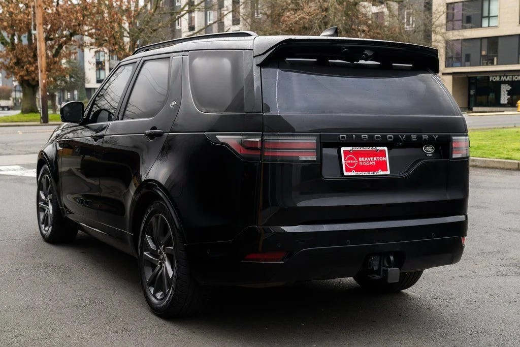 Used 2021 Black Land Rover S R-Dynamic image 4