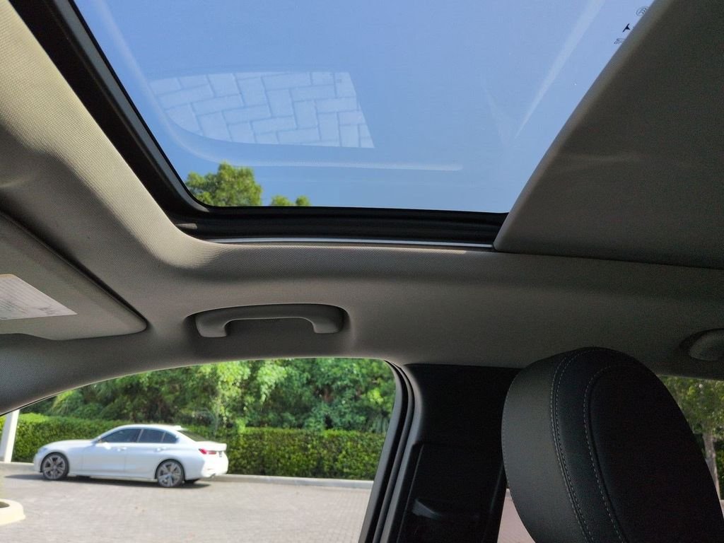 Used 2023 Black Buick Essence image 22