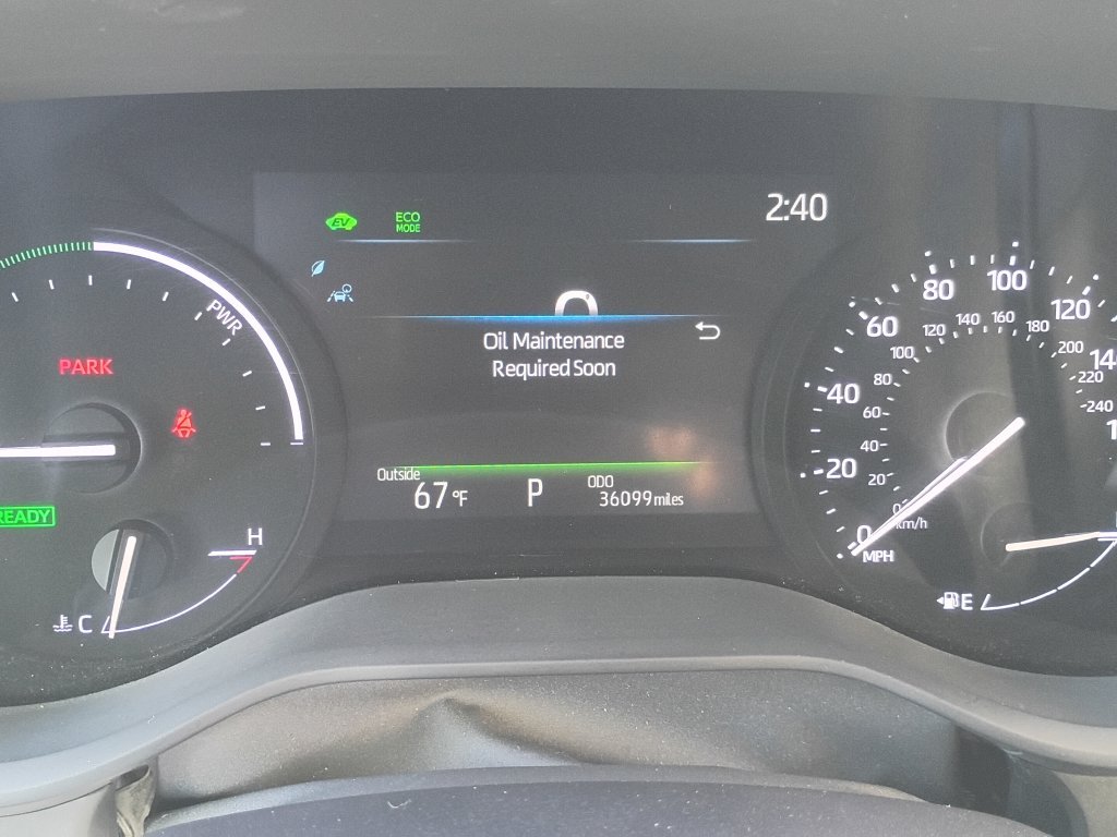 Used 2025 Ice Toyota LE image 25