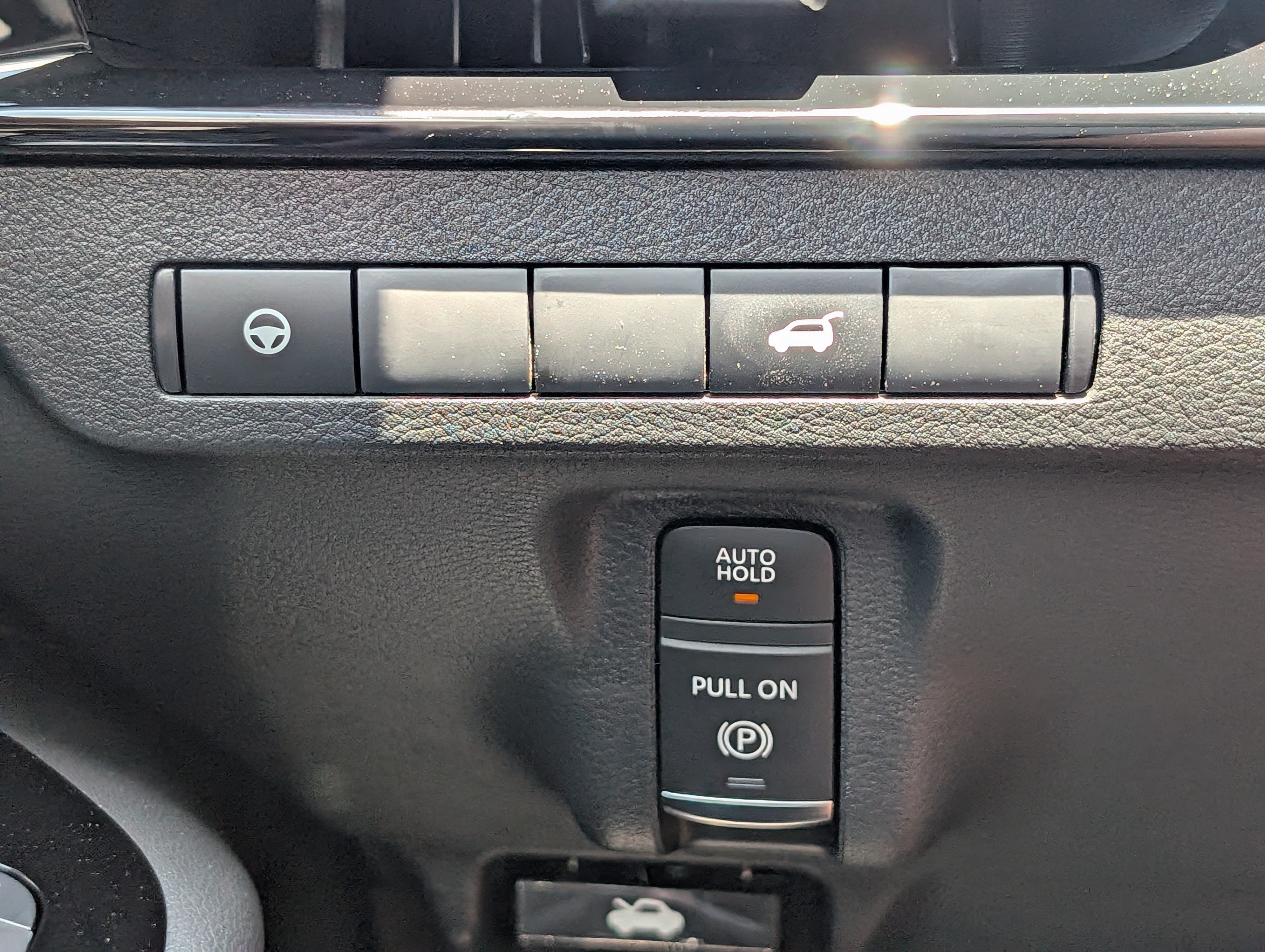 New 2026 Everest White Pearl TriCoat Nissan SL image 24