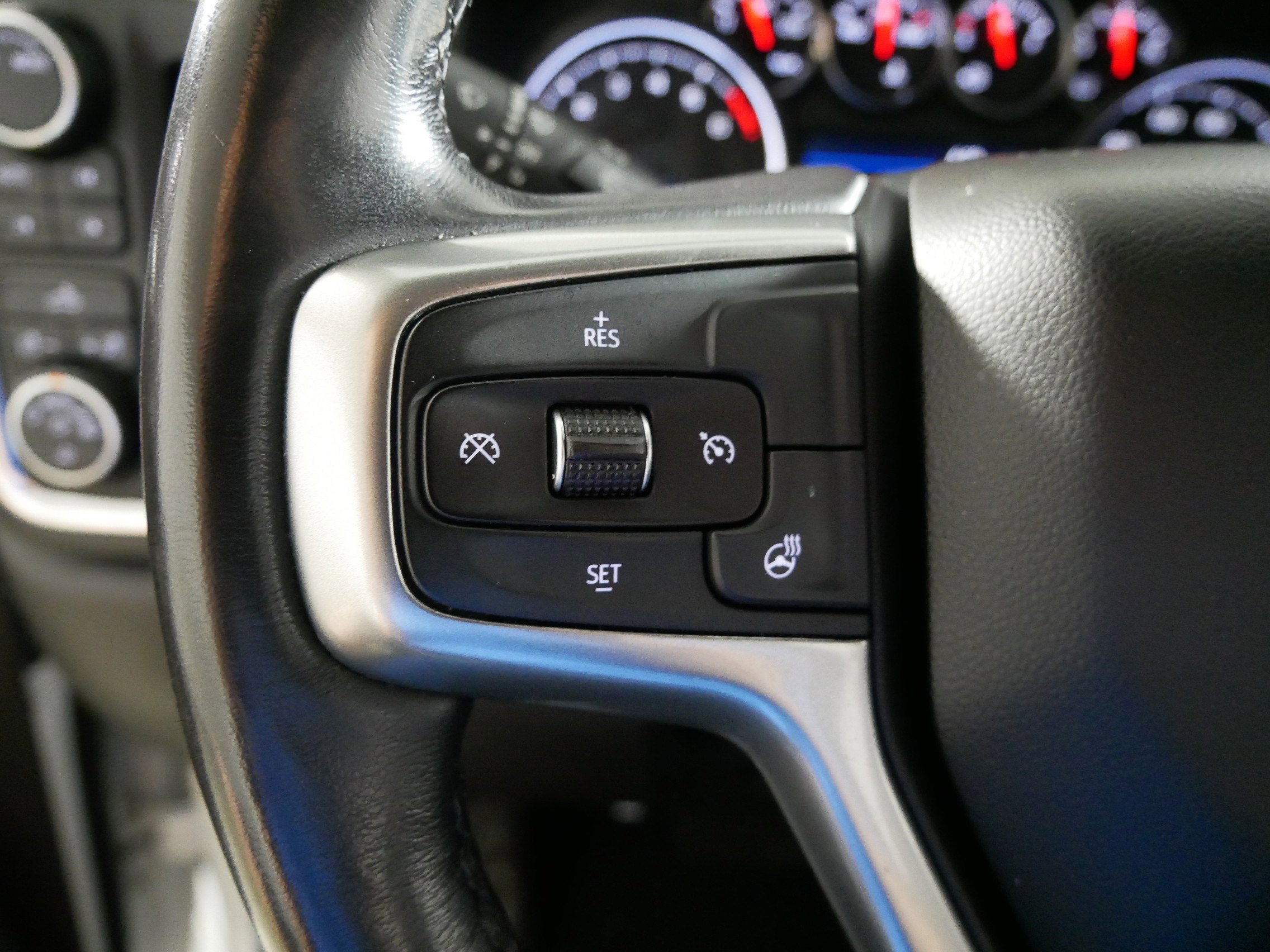 Used 2020 SUMMIT WHITE Chevrolet LT image 27