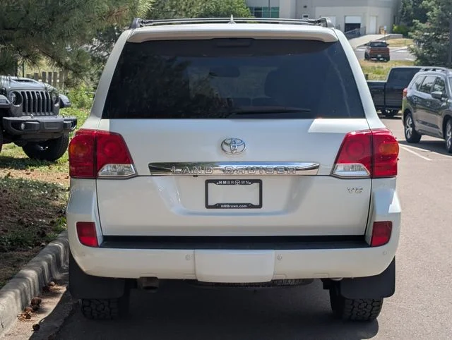Used 2014 Blizzard Pearl Toyota Base image 4