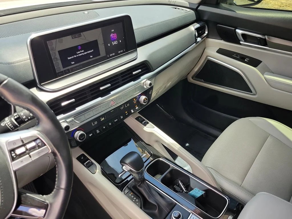Used 2022 Glacial White Pearl Kia S image 22