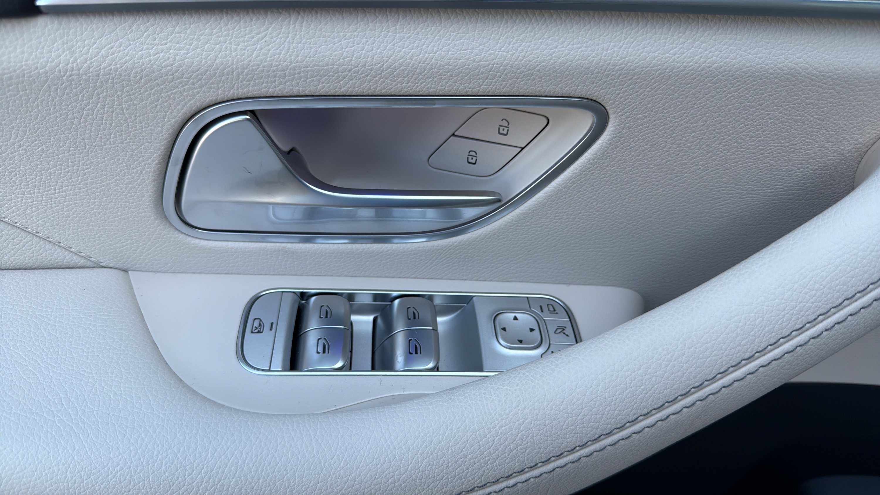 Certified Used 2026 Polar White Mercedes-Benz GLS 450 image 19