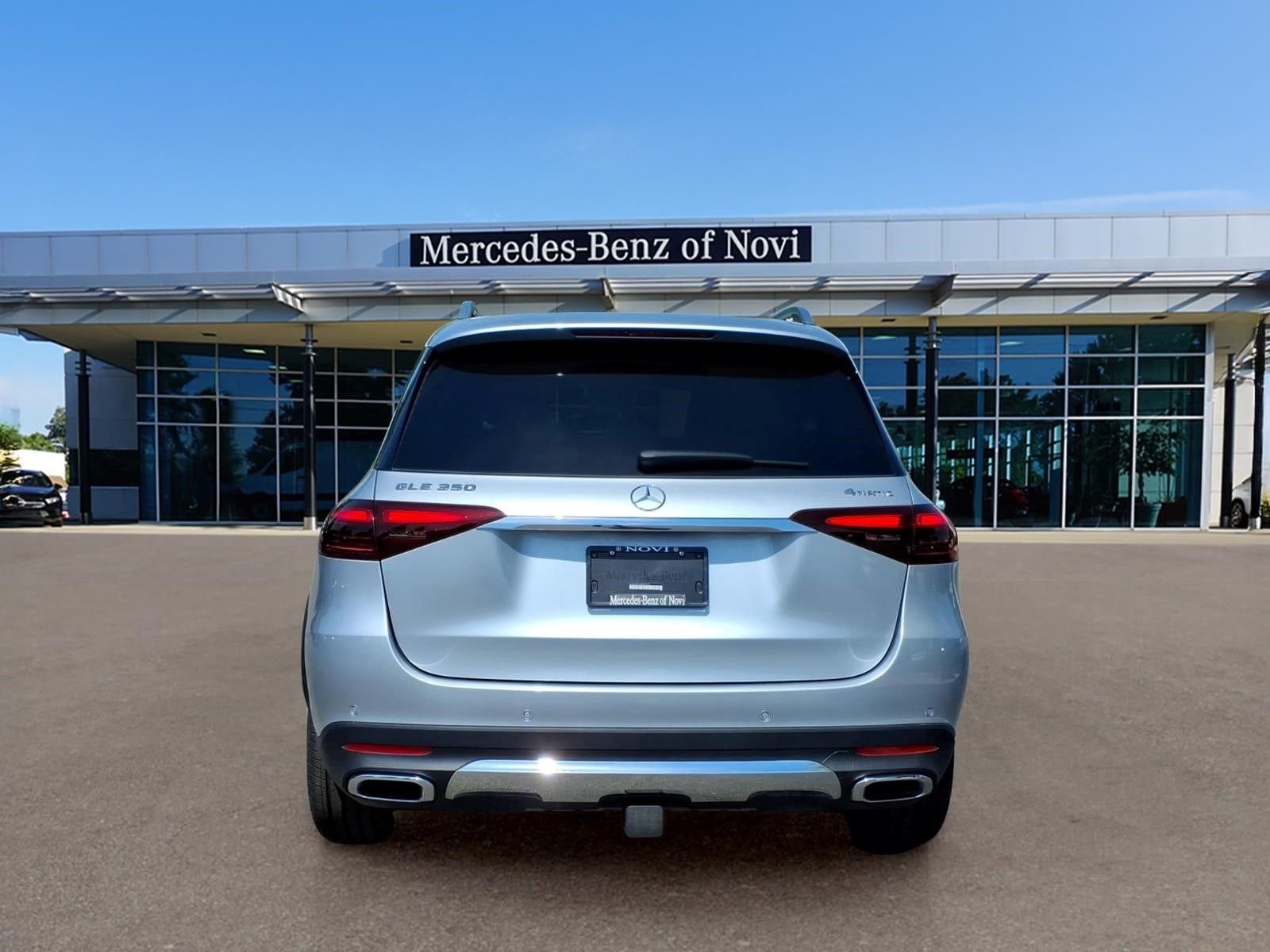 Certified Used 2025  Mercedes-Benz GLE 350 image 4