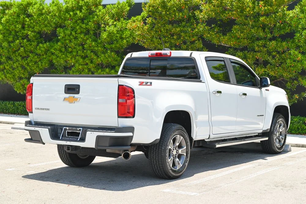 Used 2017 White Chevrolet Z71 image 3
