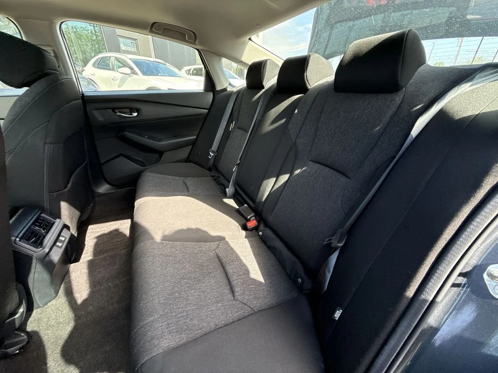 Used 2025 Blue Honda SE image 23
