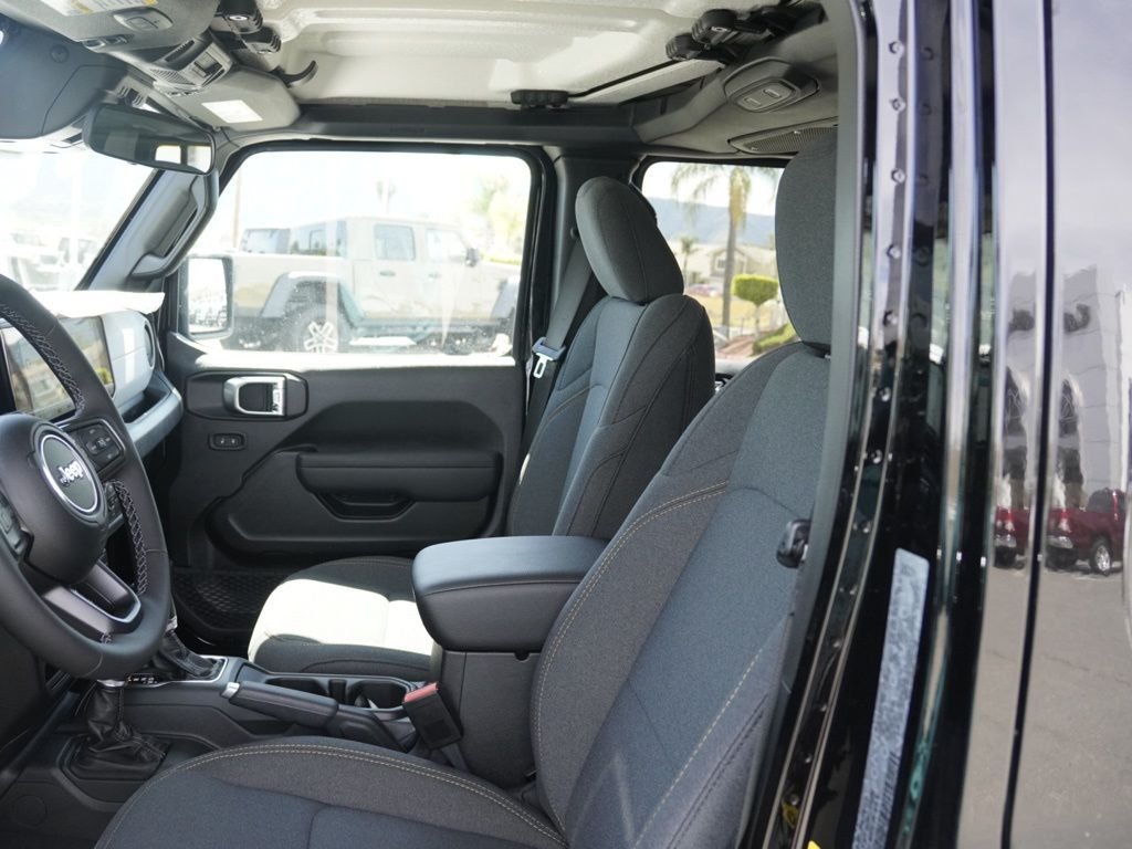 New 2026 Black Clear-Coat Exterior Paint Jeep Sport S image 18