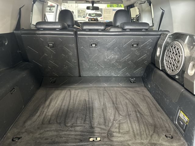 Used 2010  Toyota Base image 26
