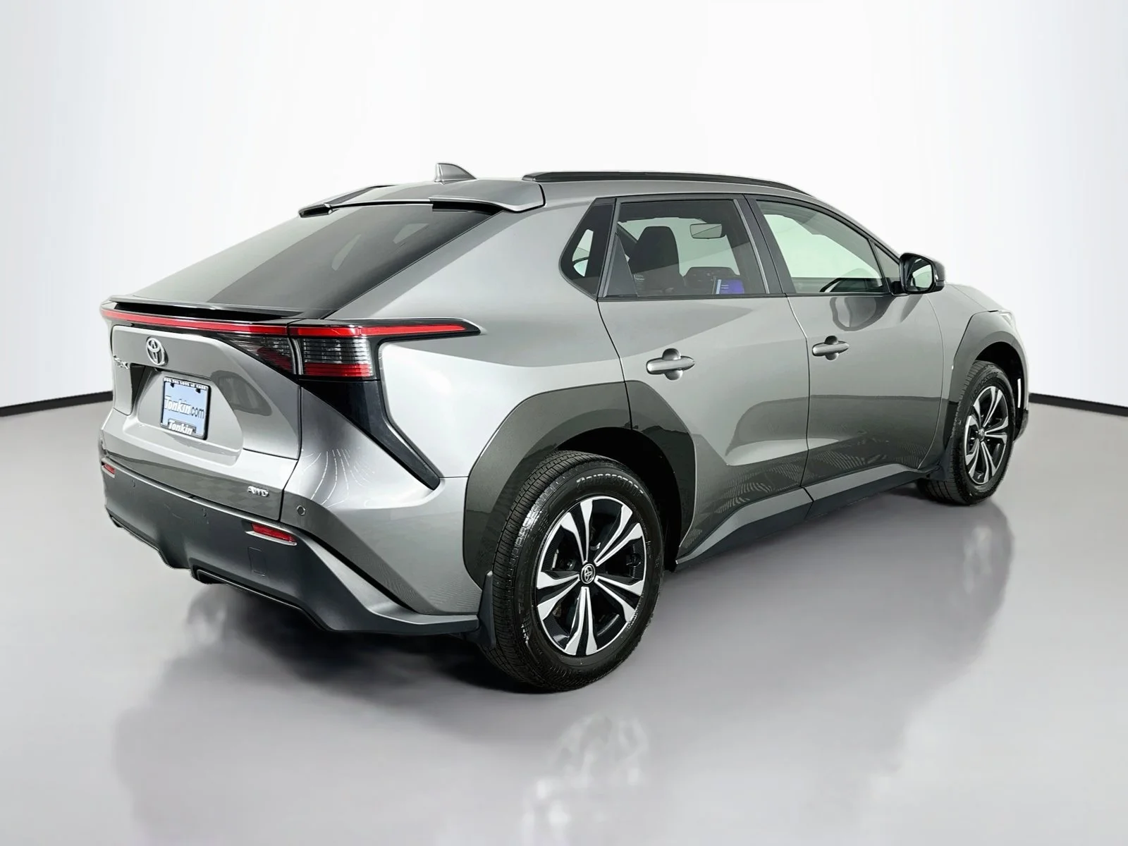 Certified Used 2023  Toyota XLE image 7