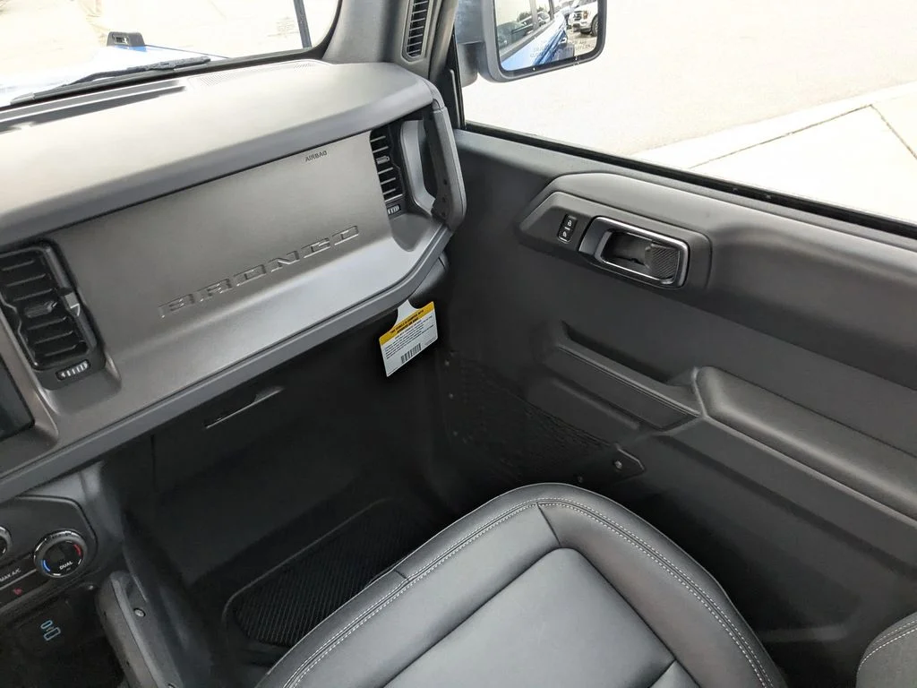 New 2025 Velocity Blue Metallic Ford Badlands image 17