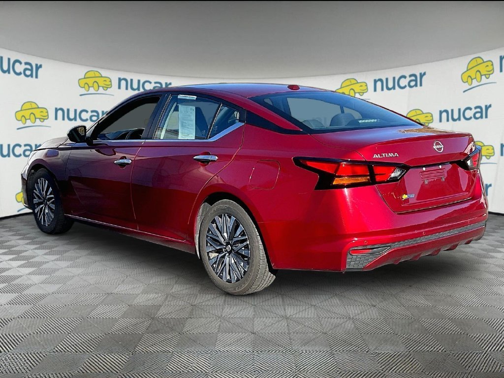 Used 2024 Scarlet Ember Nissan 2.5 SV image 4
