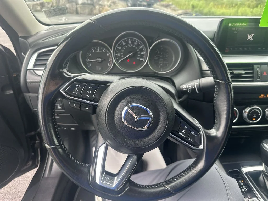 Used 2017 Silver Mazda Sport image 21