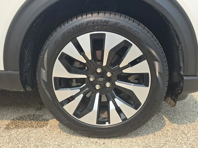 2026 Ford Explorer Platinum - Photo 41