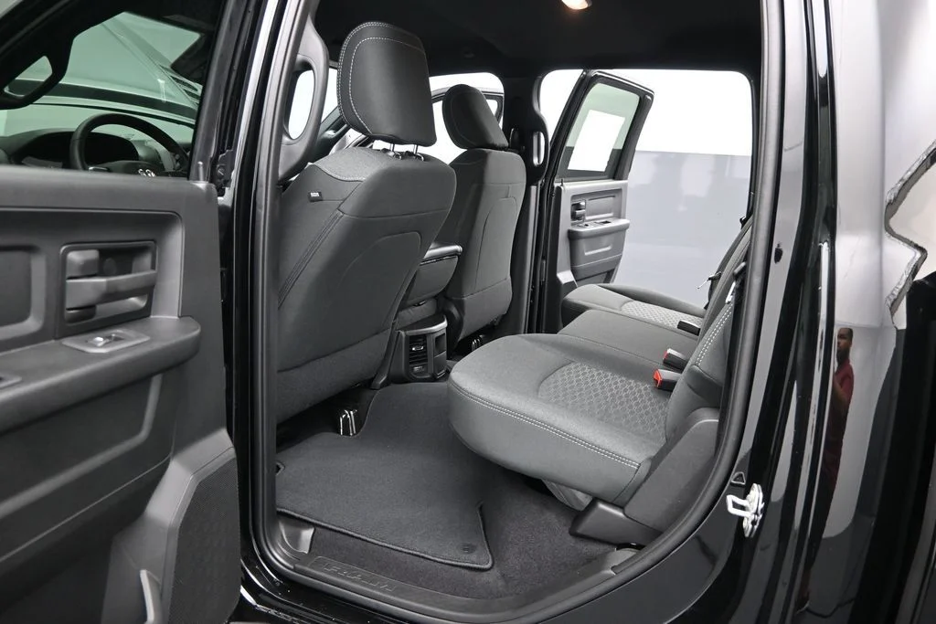 New 2026 Diamond Black Crystal Pearl-Coat Exterior Paint RAM  image 20