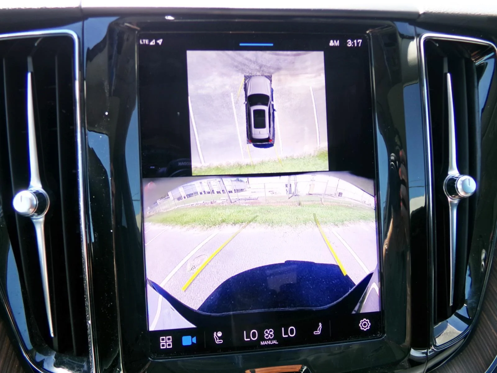 Used 2024 3500 Volvo Plus Dark Theme image 10
