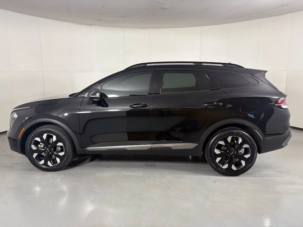 Used 2023 Black Kia X-Line image 5
