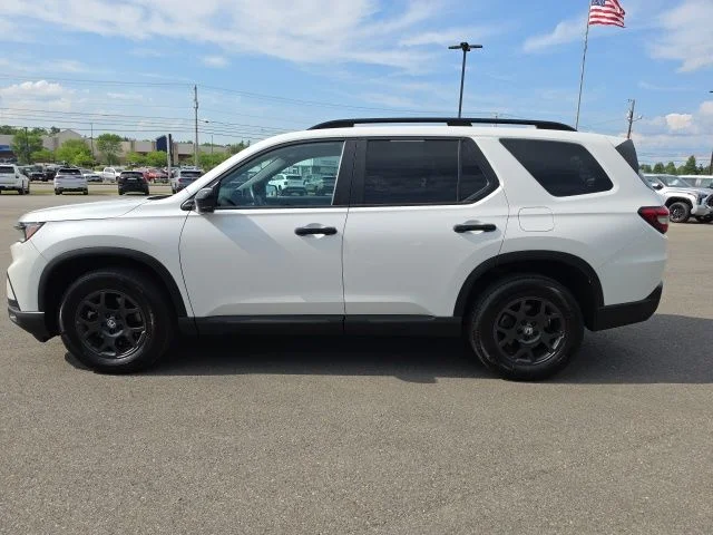Used 2025 White Honda TrailSport image 6