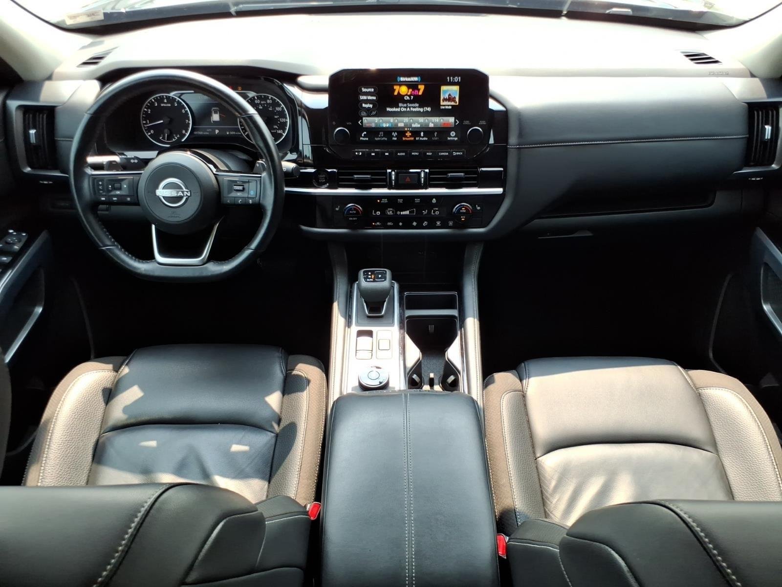 Used 2025 Super Black Nissan SL image 22