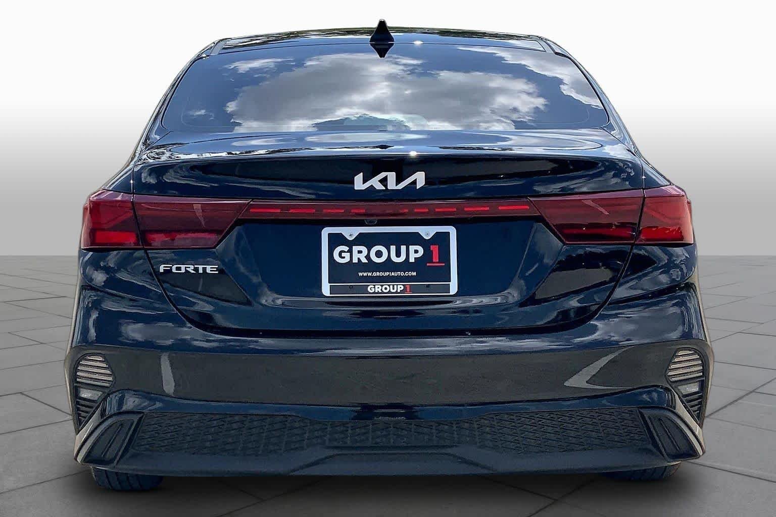Used 2024 Aurora Black Kia LXS image 5