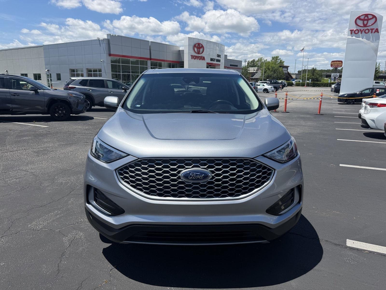 Used 2024 Iconic Silver Ford SEL image 2
