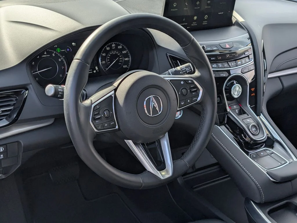 Used 2025  Acura Technology Package image 19